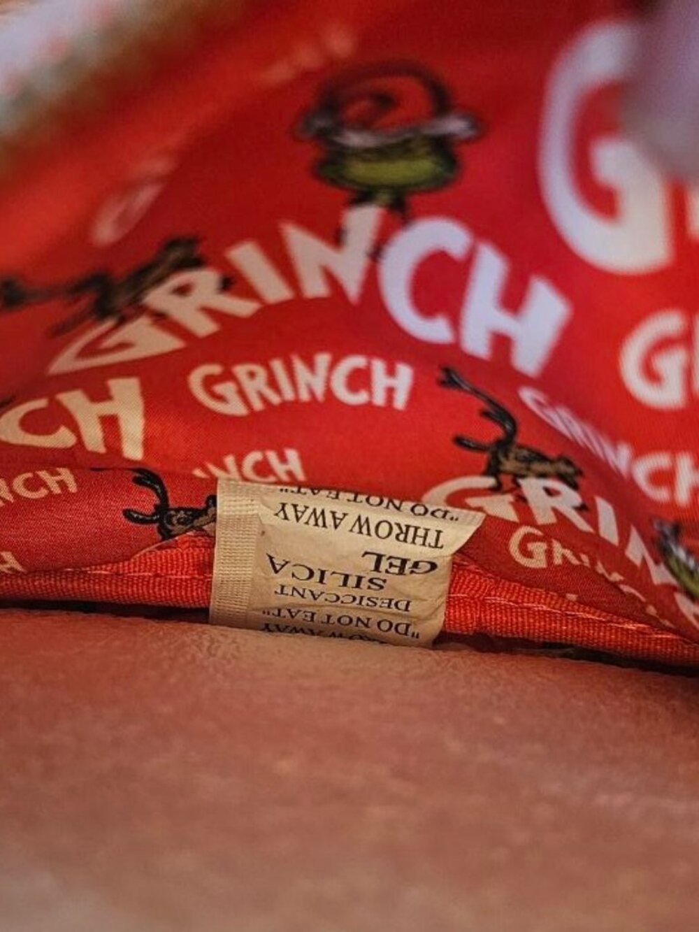 Loungefly DR Seuss Grinch LENTICULAR Heart MINI Backpack Brand New - Picture 13 of 15